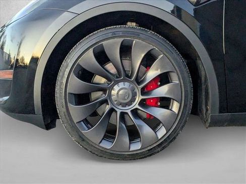 Used 2025 Tesla Model Y Performance image 25