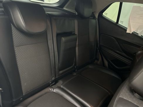 Used 2020 Buick Encore Preferred image 28