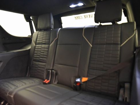 Used 2022 Cadillac Escalade Sport Platinum image 13