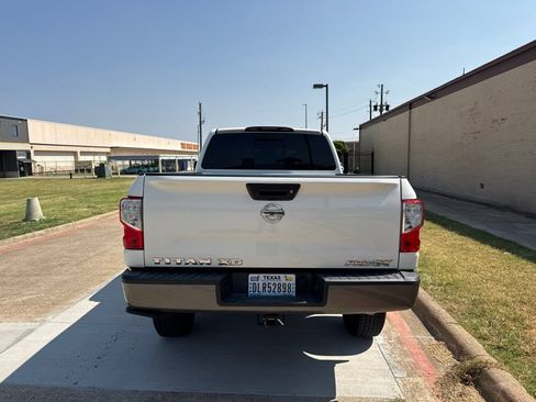 Used 2019 Nissan Titan PRO-4X AWD/4WD image 10
