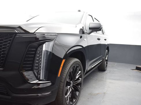 Certified 2026 Cadillac Escalade Platinum Sport w/ LPO, ONYX Package AWD/4WD image 40