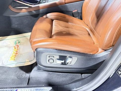 Used 2022 BMW X7 M50i image 25