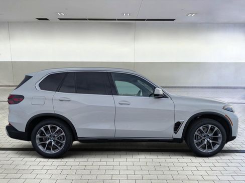 New 2026 BMW X5 xDrive40i w/ Climate Comfort Package image 6