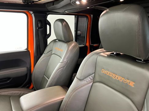 Used 2025 Jeep Gladiator Mojave image 16