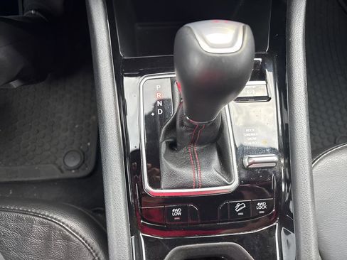 Used 2025 Jeep Compass Trailhawk AWD/4WD image 27