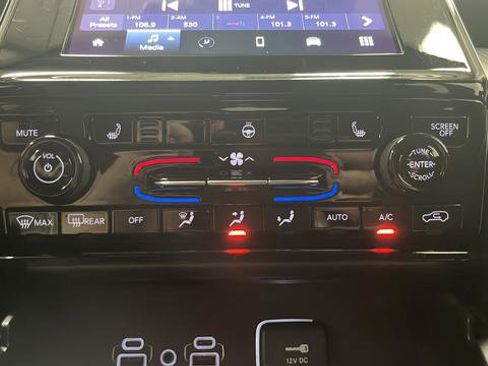 Used 2024 Jeep Grand Cherokee L Laredo w/ Luxury Tech Group I AWD/4WD image 18