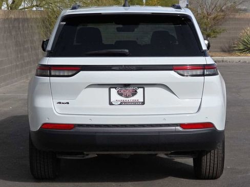 New 2026 Jeep Grand Cherokee Altitude AWD/4WD image 13