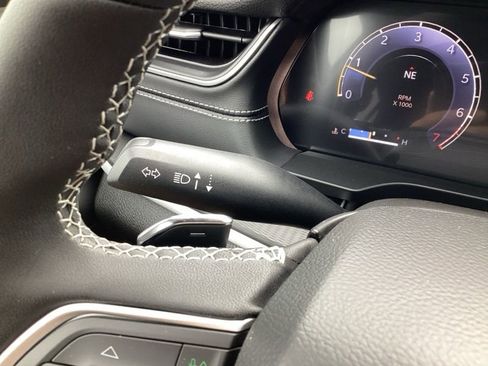 New 2025 Jeep Grand Cherokee Laredo w/ Luxury Tech Group I image 36