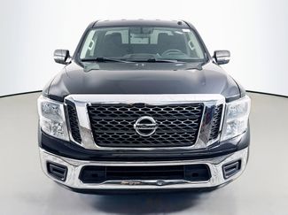 Used 2017 Nissan Titan SV video 2