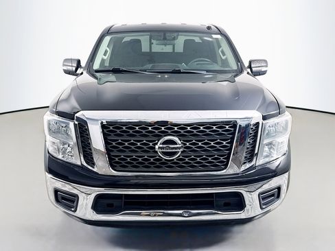 Used 2017 Nissan Titan SV image 2