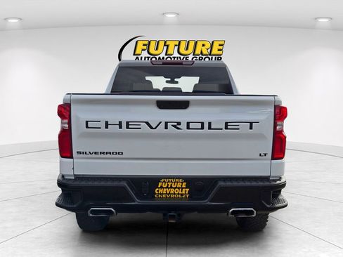Used 2021 Chevrolet Silverado 1500 LT Trail Boss w/ LPO, Dark Essentials Package image 5