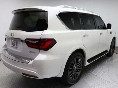 Used 2024 INFINITI QX80 Sensory image 8