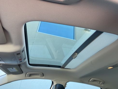 Used 2022 Volkswagen Jetta SE w/ Panoramic Sunroof Package FWD image 31