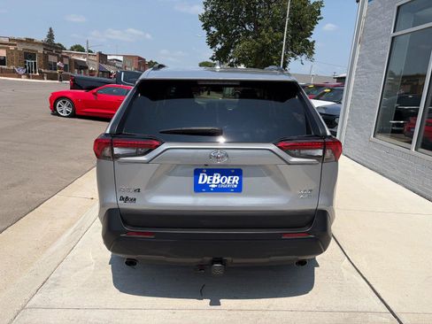 Used 2021 Toyota RAV4 XLE w/ XLE Grade Weather Package AWD/4WD image 4