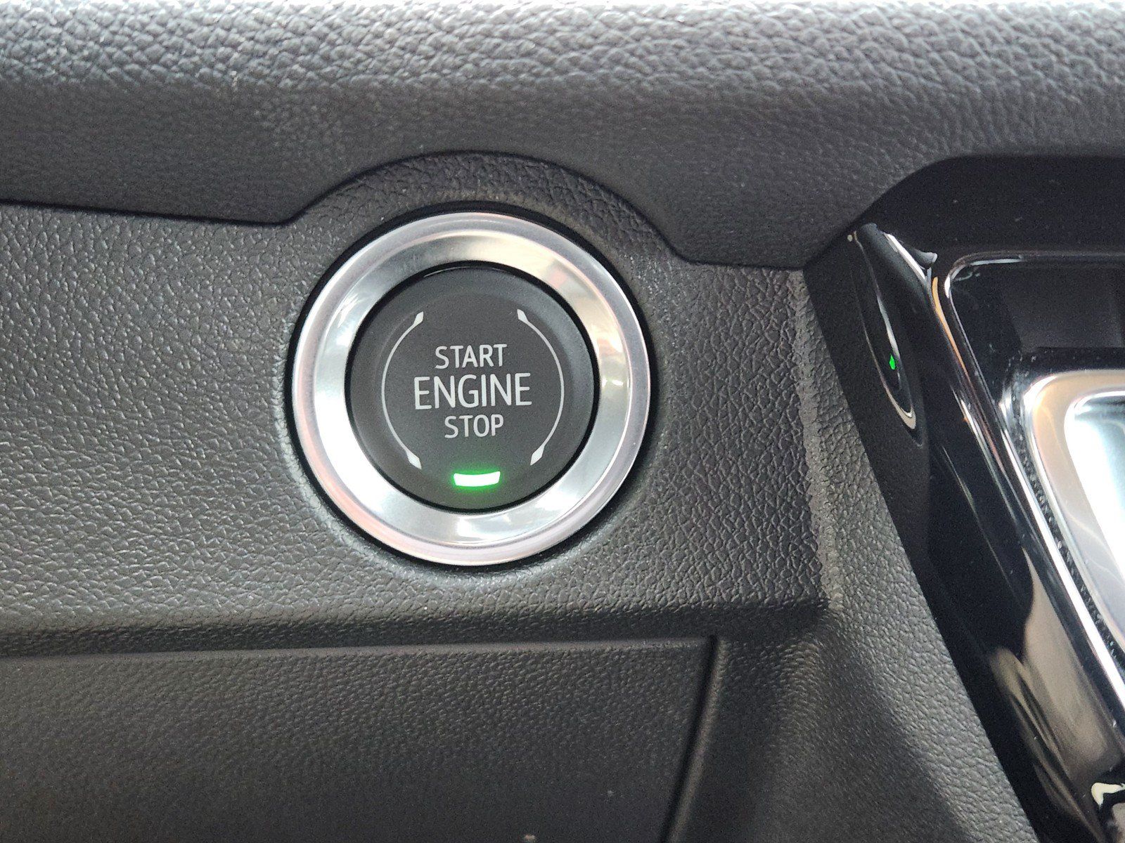 Used 2026 Chevrolet Traverse RS w/ LPO, Floor Liner Package FWD image 19