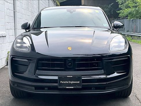 Certified 2025 Porsche Macan AWD/4WD image 8