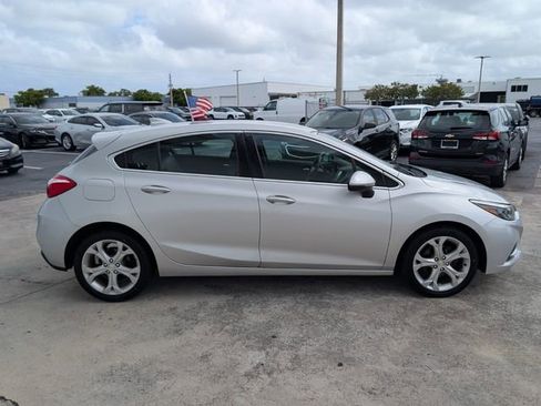 Used 2018 Chevrolet Cruze Premier image 8