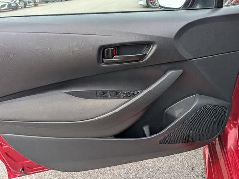 Used 2025 Toyota Corolla LE FWD image 14