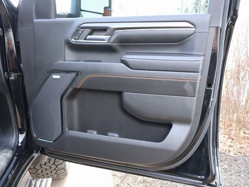 Used 2024 GMC Sierra 2500 AT4 w/ AT4 Premium Plus Package image 9