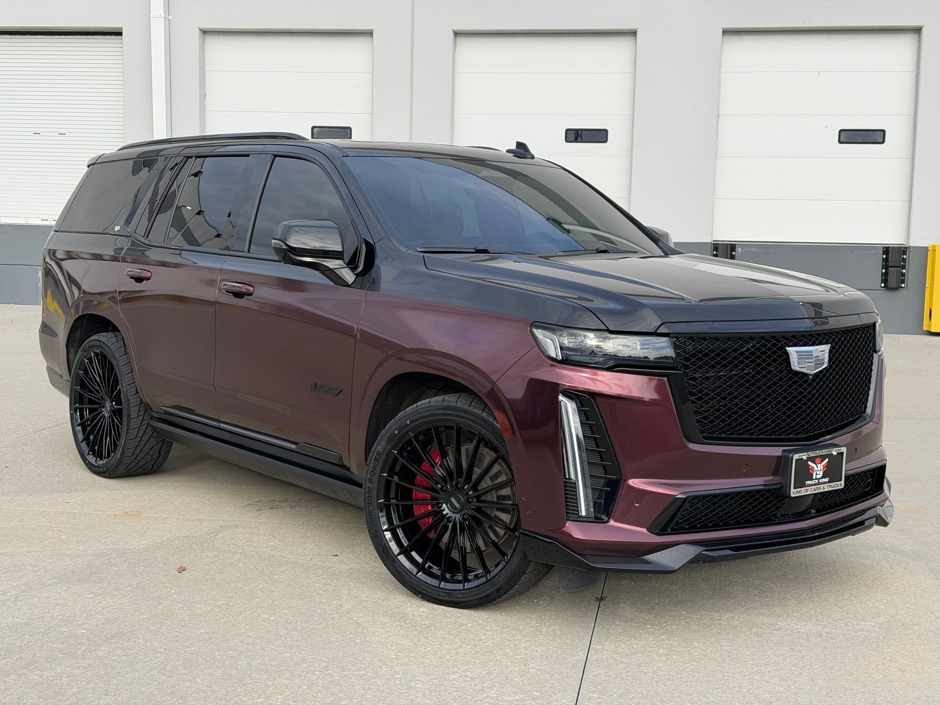 Used 2023 Cadillac Escalade V w/ LPO, ONYX Package AWD/4WD image 2