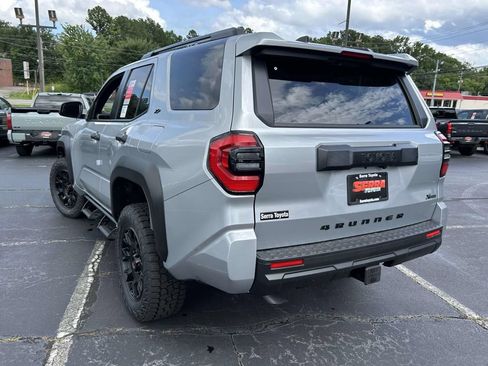 New 2026 Toyota 4Runner SR5 AWD/4WD image 5