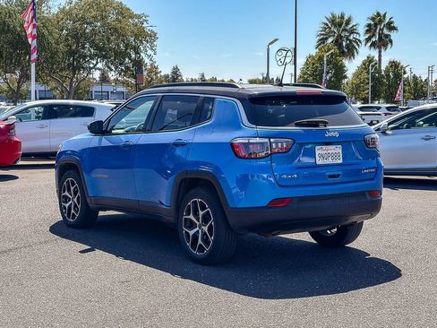 Used 2025 Jeep Compass Limited AWD/4WD image 2