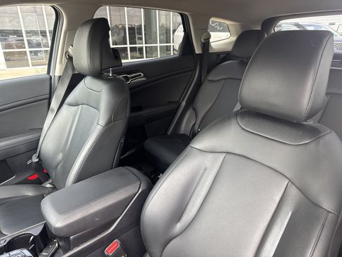 Certified 2025 Kia Sportage EX FWD image 27