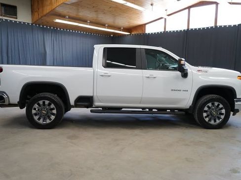 Used 2024 Chevrolet Silverado 3500 LT w/ Convenience Package AWD/4WD image 8