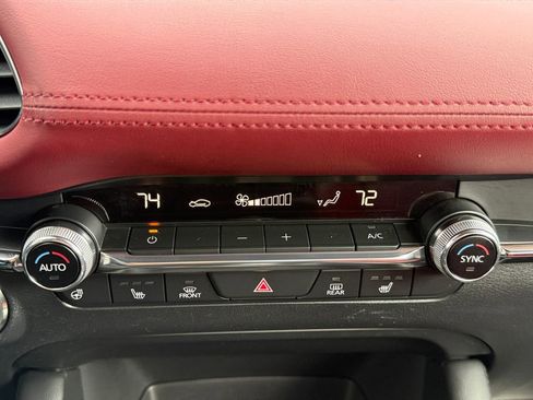 Used 2023 MAZDA MAZDA3 Hatchback w/Premium Plus Pkg image 17