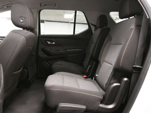Used 2020 Chevrolet Traverse LT image 19