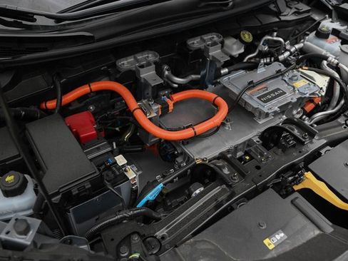 New 2025 Nissan Ariya Platinum image 31