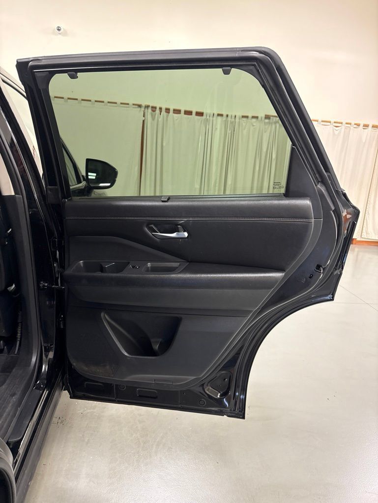 Used 2025 Nissan Pathfinder Platinum w/ Cargo Package FWD image 33