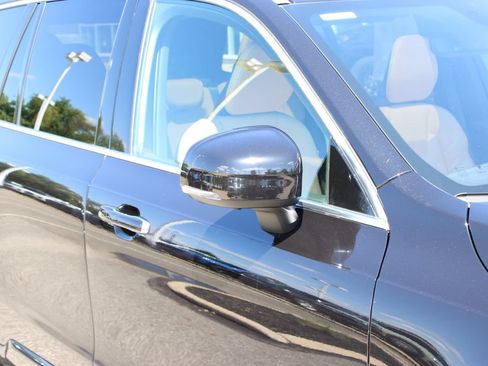 Used 2019 Volvo XC90 T6 Momentum w/ Advanced Package AWD/4WD image 2