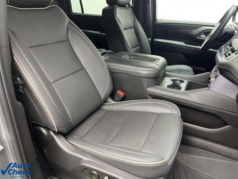 Used 2023 GMC Yukon XL SLT image 25