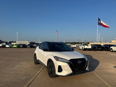 Certified 2022 Nissan Kicks SR