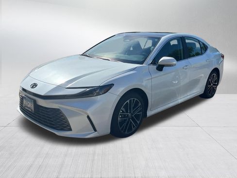 Certified 2025 Toyota Camry XLE AWD/4WD image 3