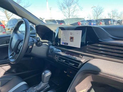 Used 2025 Toyota Camry SE image 33