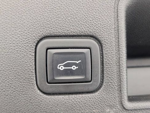 Used 2022 GMC Terrain SLT w/ Elevation Edition FWD image 29