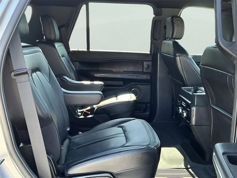 Used 2020 Ford Expedition Limited image 17