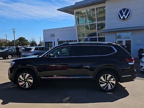 New 2026 Volkswagen Atlas SEL image 8
