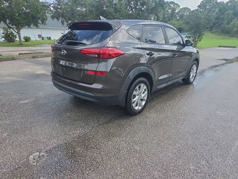 Used 2019 Hyundai Tucson SE FWD image 2