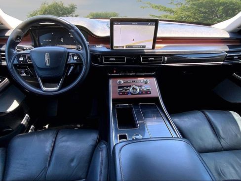 Used 2022 Lincoln Aviator Reserve w/ Equipment Group 201A AWD/4WD image 7