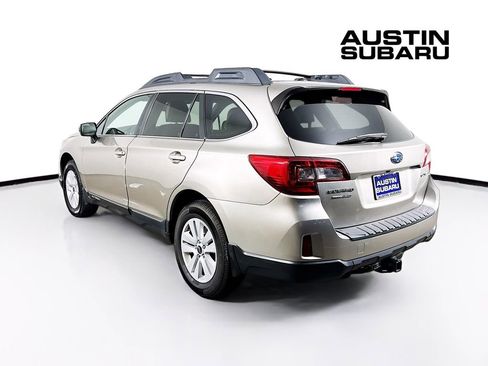 Used 2015 Subaru Outback 2.5i Premium image 5