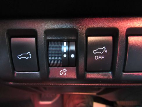 Used 2023 Subaru Outback Premium AWD/4WD image 17