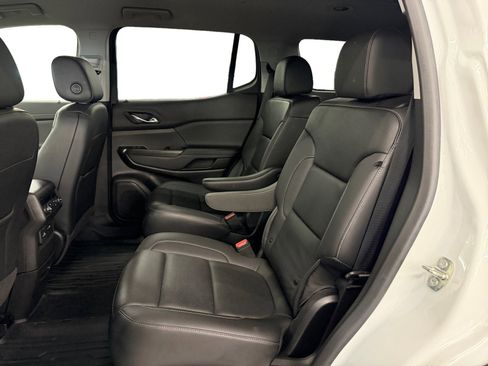 Used 2023 GMC Acadia SLT w/ Preferred Package AWD/4WD image 10