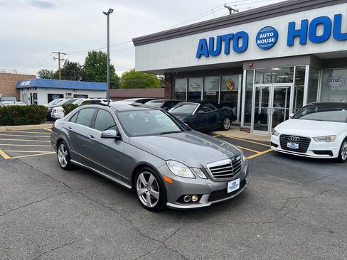 Used 2010 Mercedes-Benz E 350 4MATIC Sedan w/ Premium 1 Pkg image 3