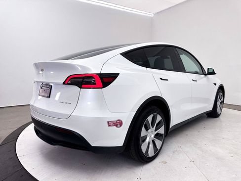 Used 2023 Tesla Model Y Long Range AWD/4WD image 18