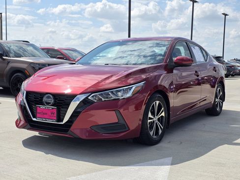 Used 2021 Nissan Sentra SV image 2