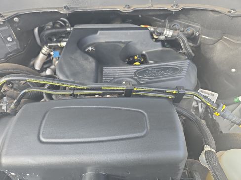 Used 2020 Ford Explorer XLT w/ Equipment Group 202A image 11