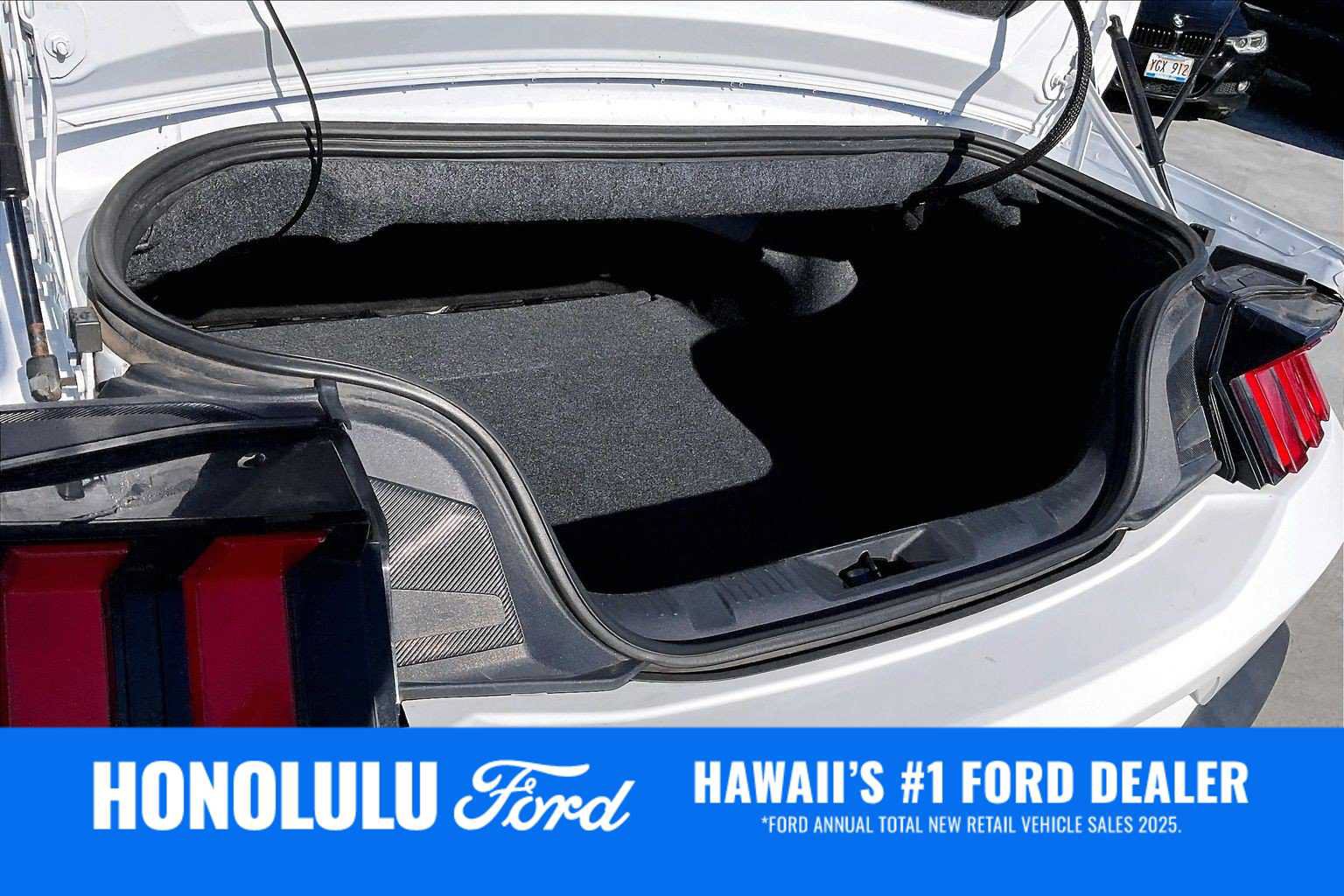 Used 2024 Ford Mustang Convertible RWD image 17